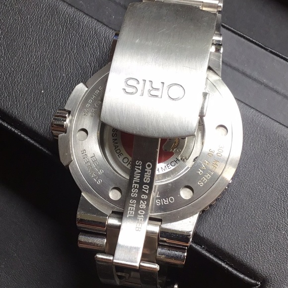 Oris Aquis Men’s Automatic Diver Watch 43mm Black Dial with Steel Bracelet - Picture 8 of 14